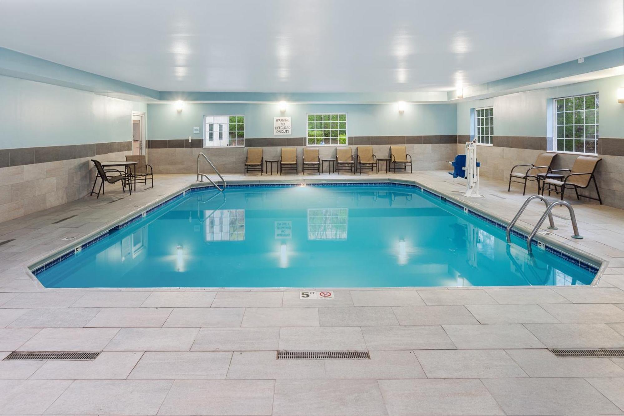 Holiday Inn Express & Suites Carmel North - Westfield By Ihg Ngoại thất bức ảnh