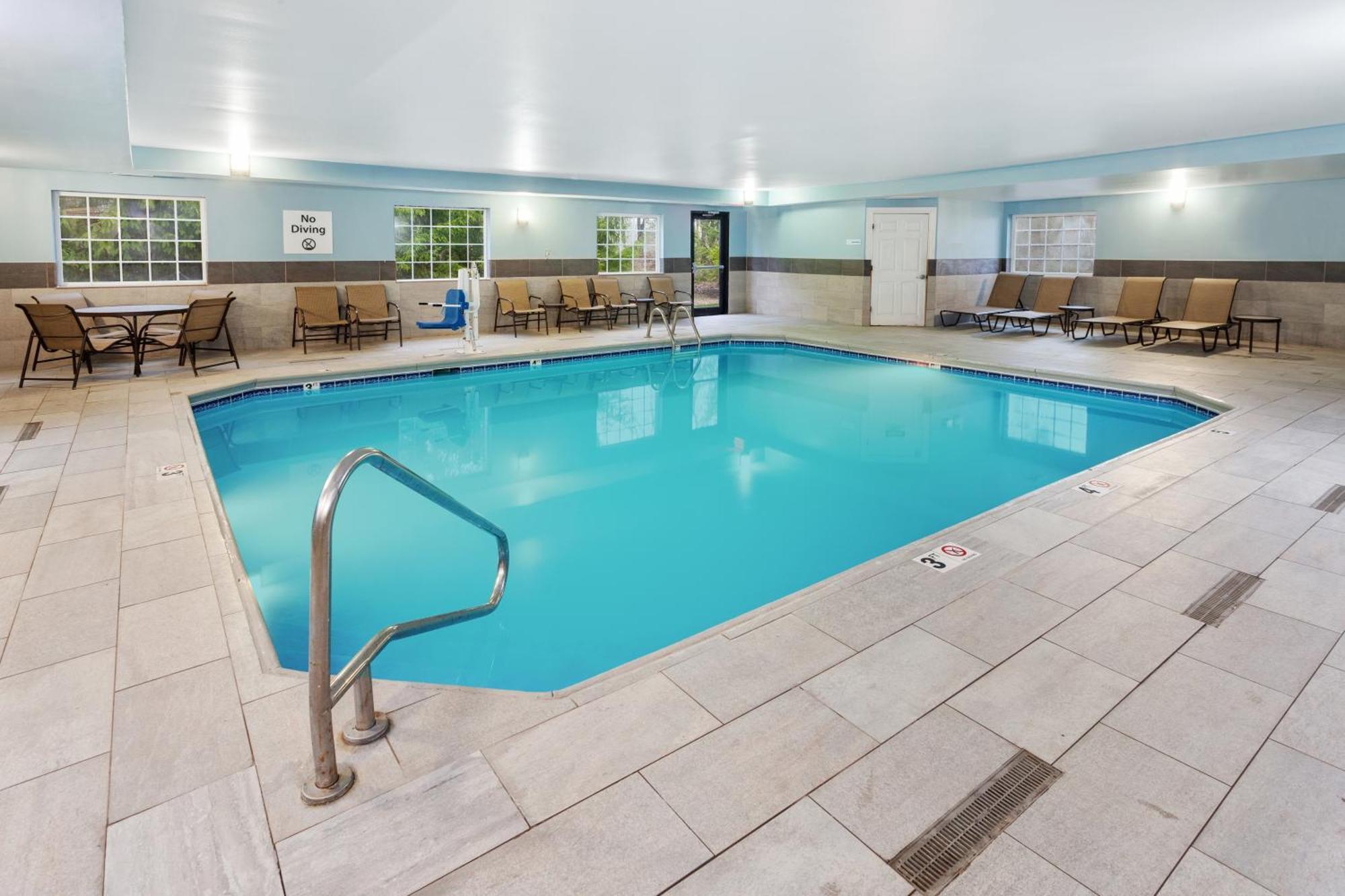 Holiday Inn Express & Suites Carmel North - Westfield By Ihg Ngoại thất bức ảnh