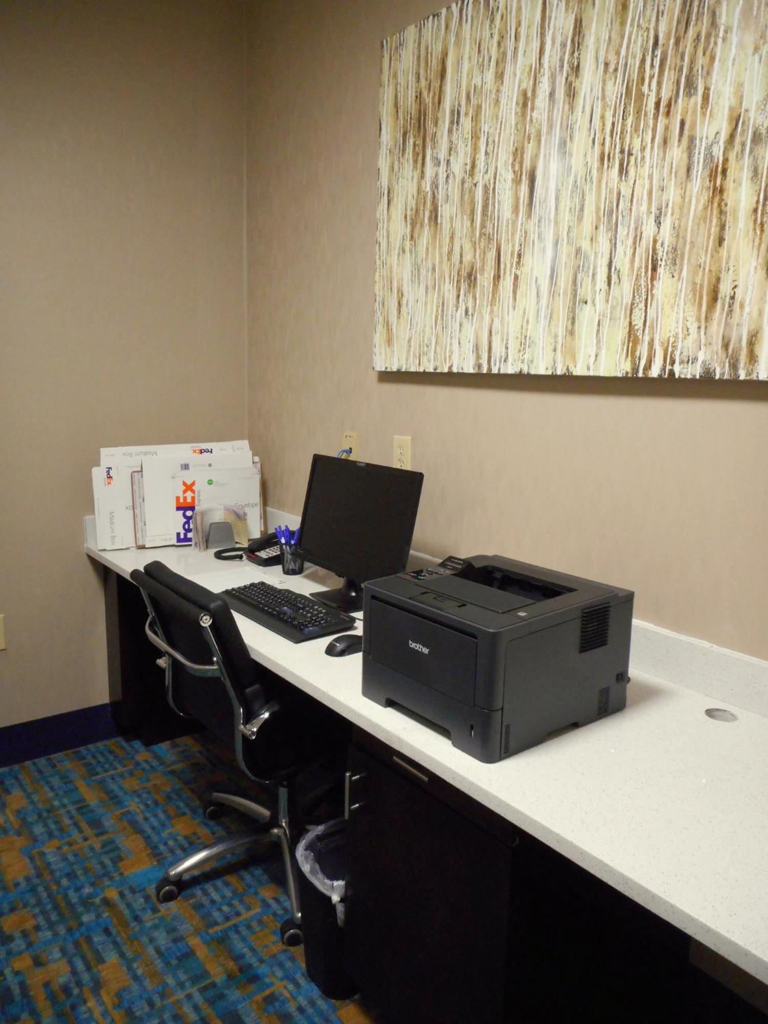 Holiday Inn Express & Suites Carmel North - Westfield By Ihg Ngoại thất bức ảnh